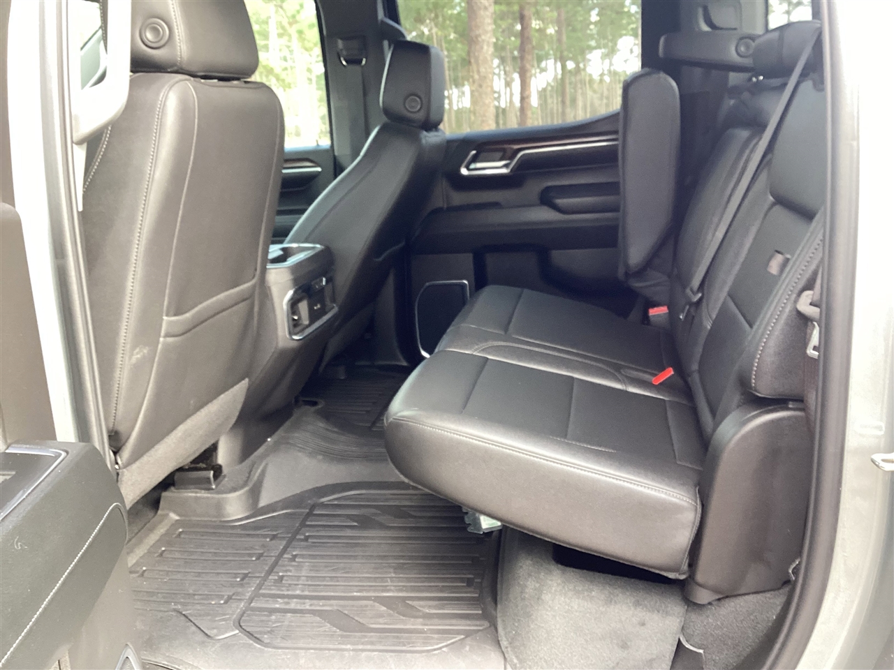 GMC Sierra 1500 4WD Crew Cab 147" SLT 2024