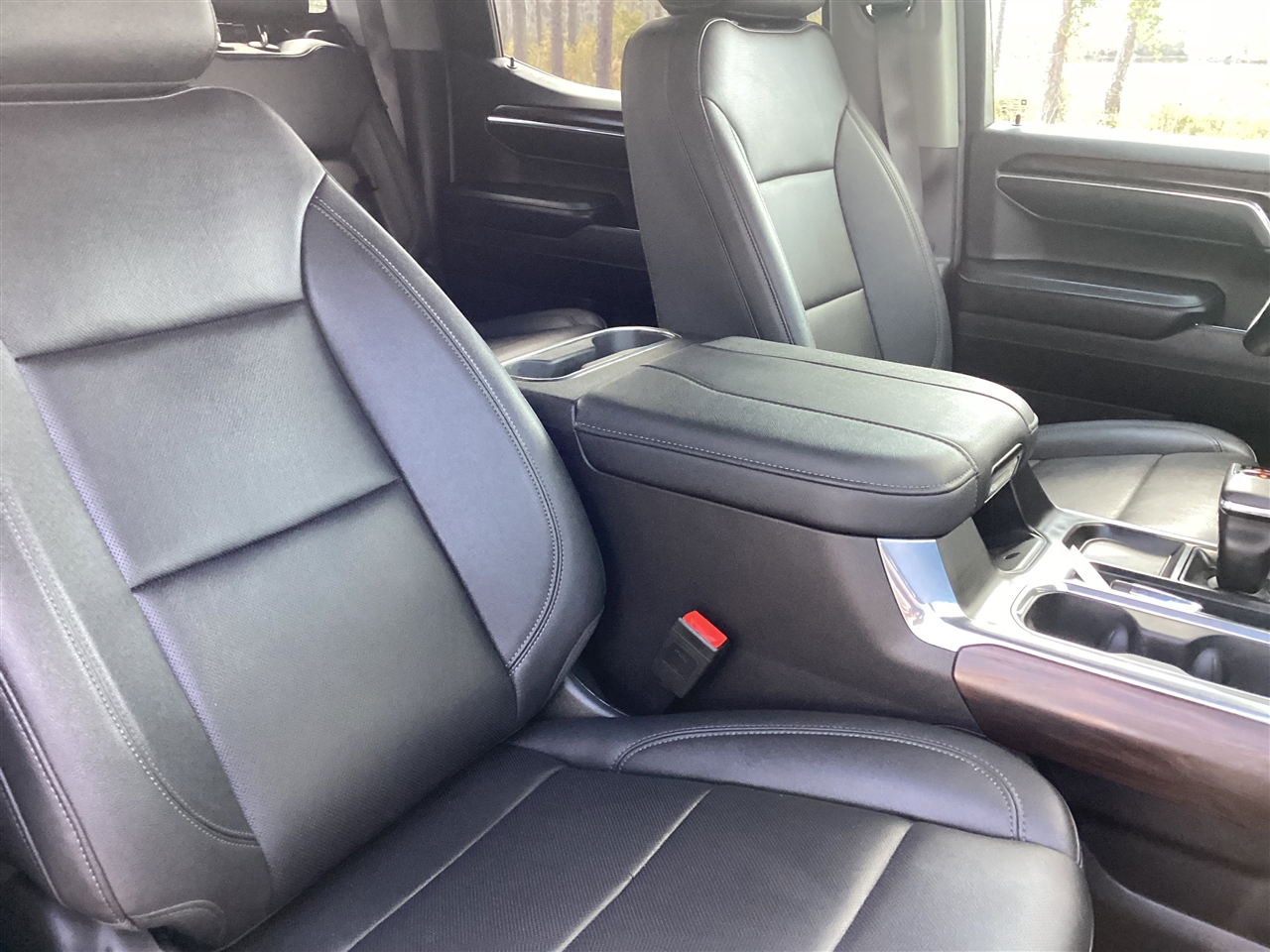 GMC Sierra 1500 4WD Crew Cab 147" SLT 2024