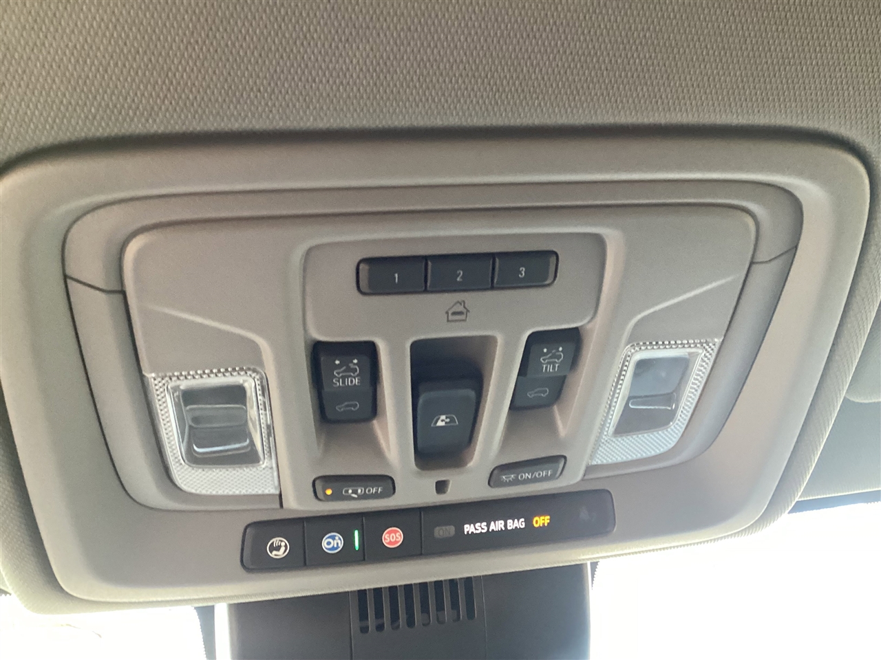 GMC Sierra 1500 4WD Crew Cab 147" SLT 2024