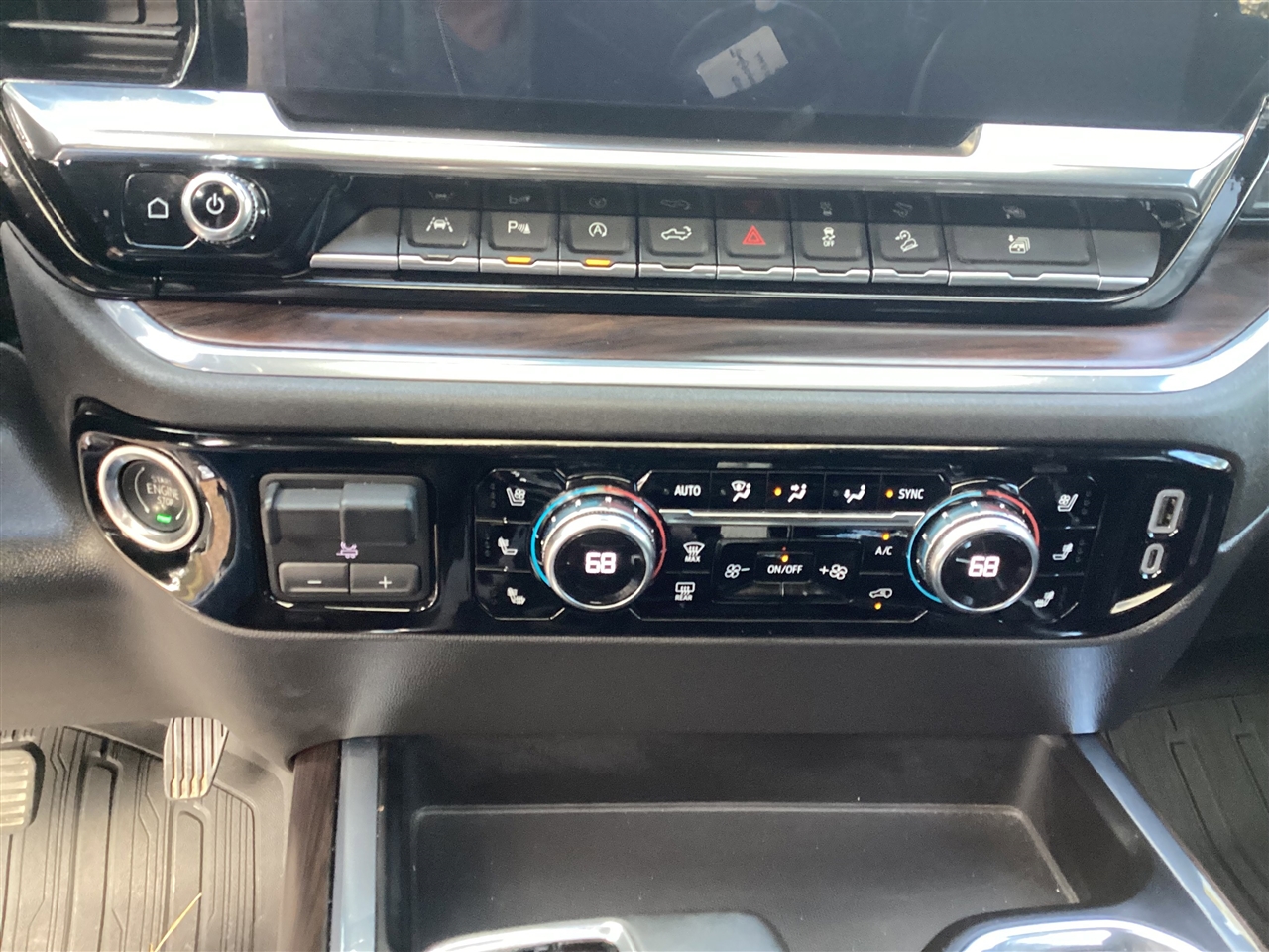 GMC Sierra 1500 4WD Crew Cab 147" SLT 2024