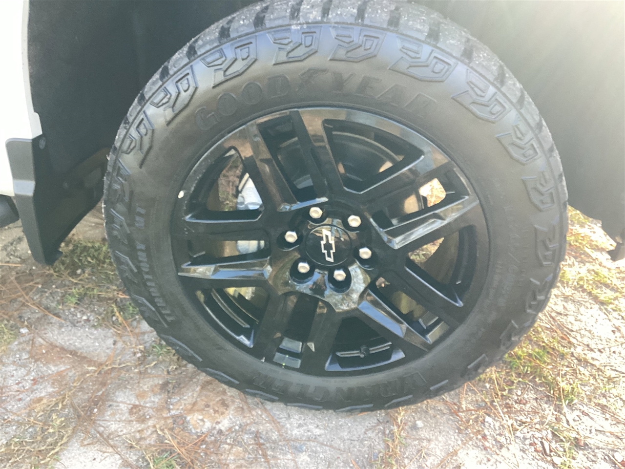 Chevrolet Silverado 1500 4WD Crew Cab 147" Custom Trail Boss 2024