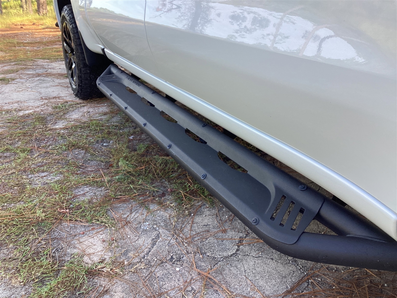 Chevrolet Silverado 1500 4WD Crew Cab 147" Custom Trail Boss 2024