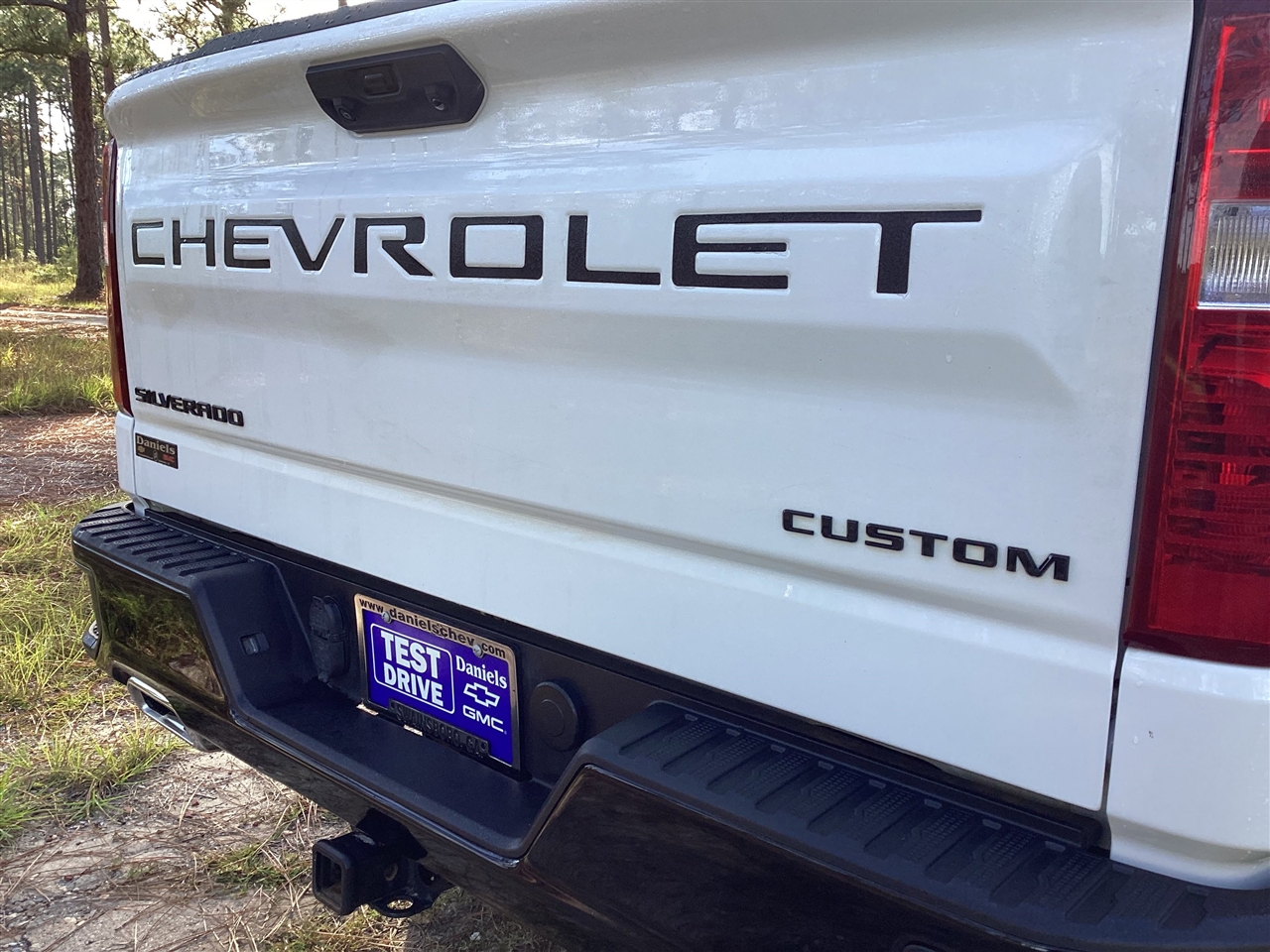 Chevrolet Silverado 1500 4WD Crew Cab 147" Custom Trail Boss 2024