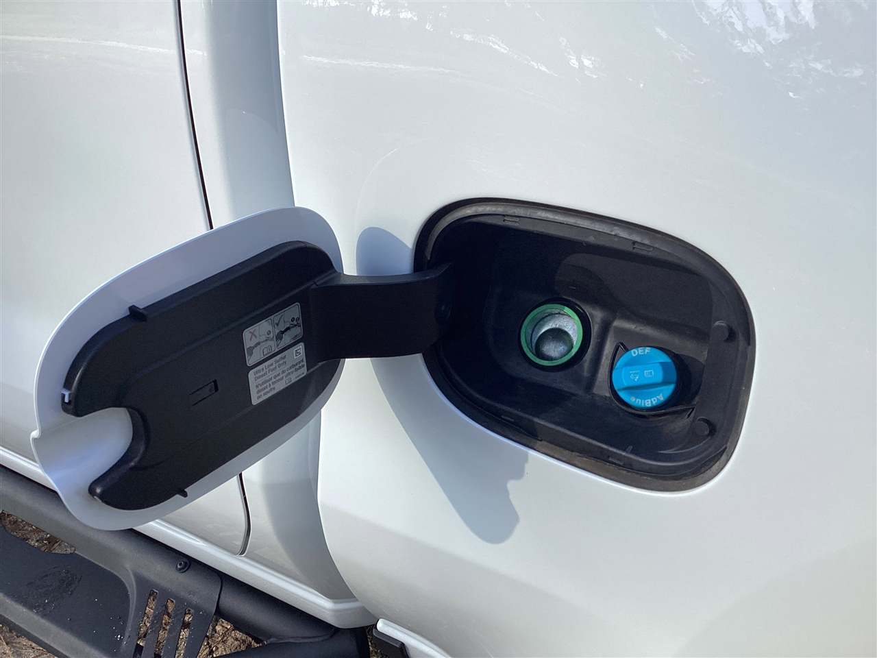 Chevrolet Silverado 1500 4WD Crew Cab 147" Custom Trail Boss 2024