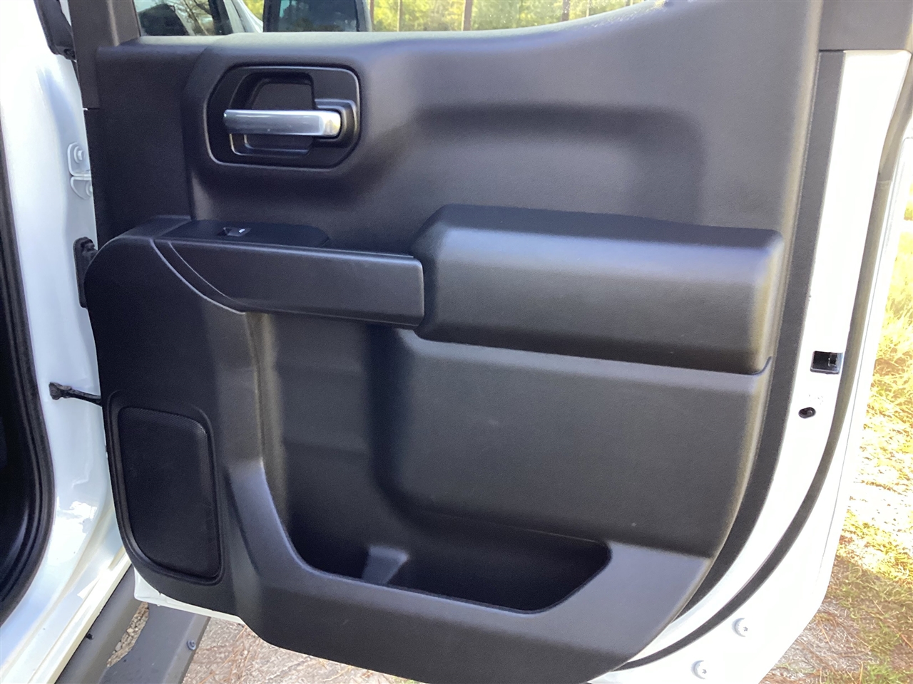 Chevrolet Silverado 1500 4WD Crew Cab 147" Custom Trail Boss 2024