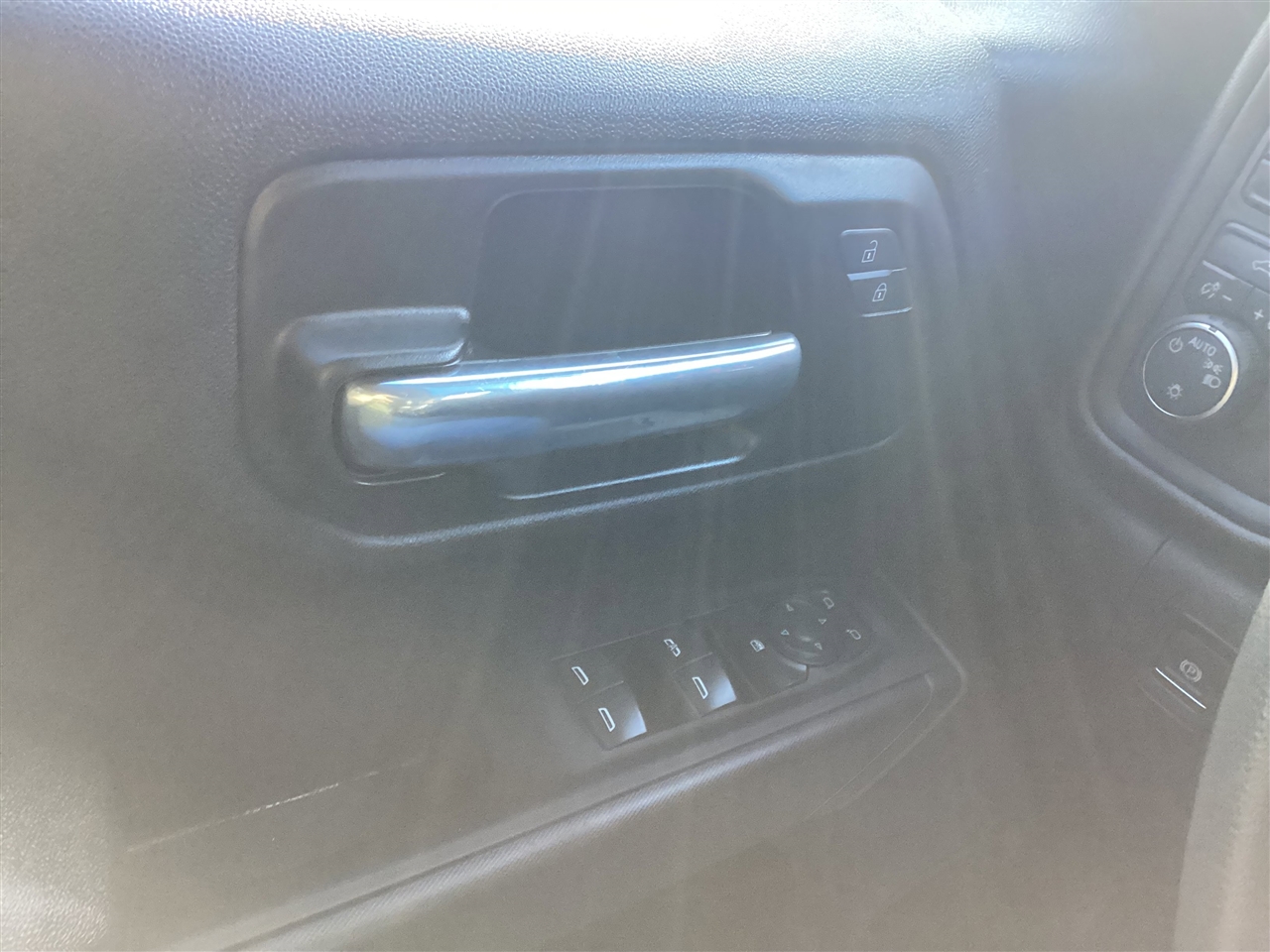 Chevrolet Silverado 1500 4WD Crew Cab 147" Custom Trail Boss 2024