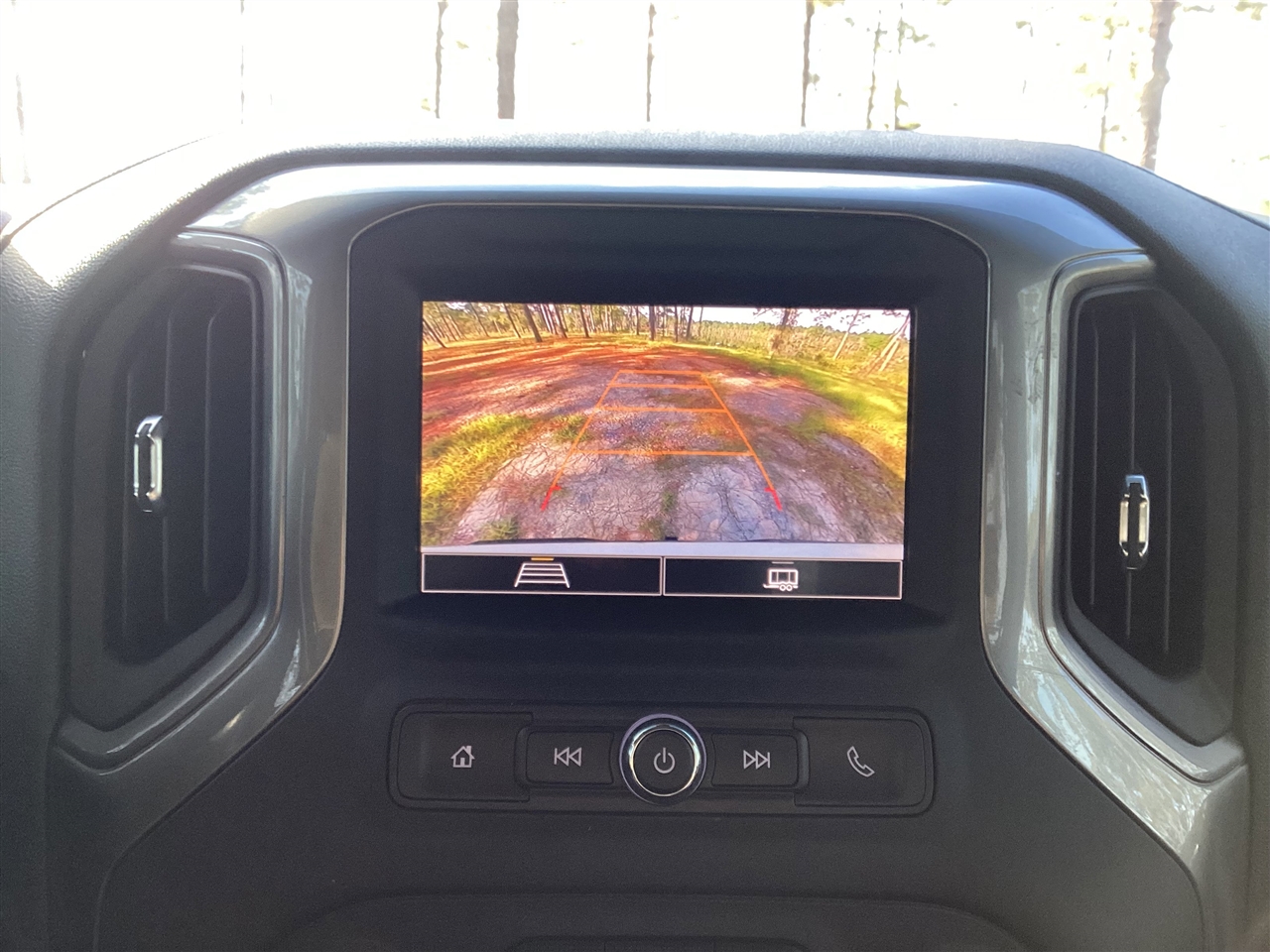 Chevrolet Silverado 1500 4WD Crew Cab 147" Custom Trail Boss 2024