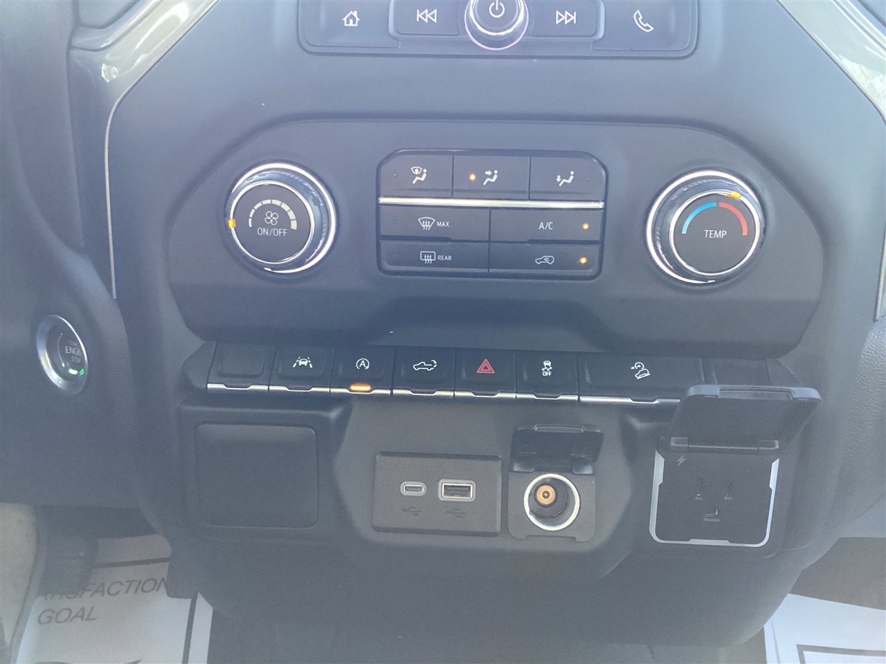 Chevrolet Silverado 1500 4WD Crew Cab 147" Custom Trail Boss 2024