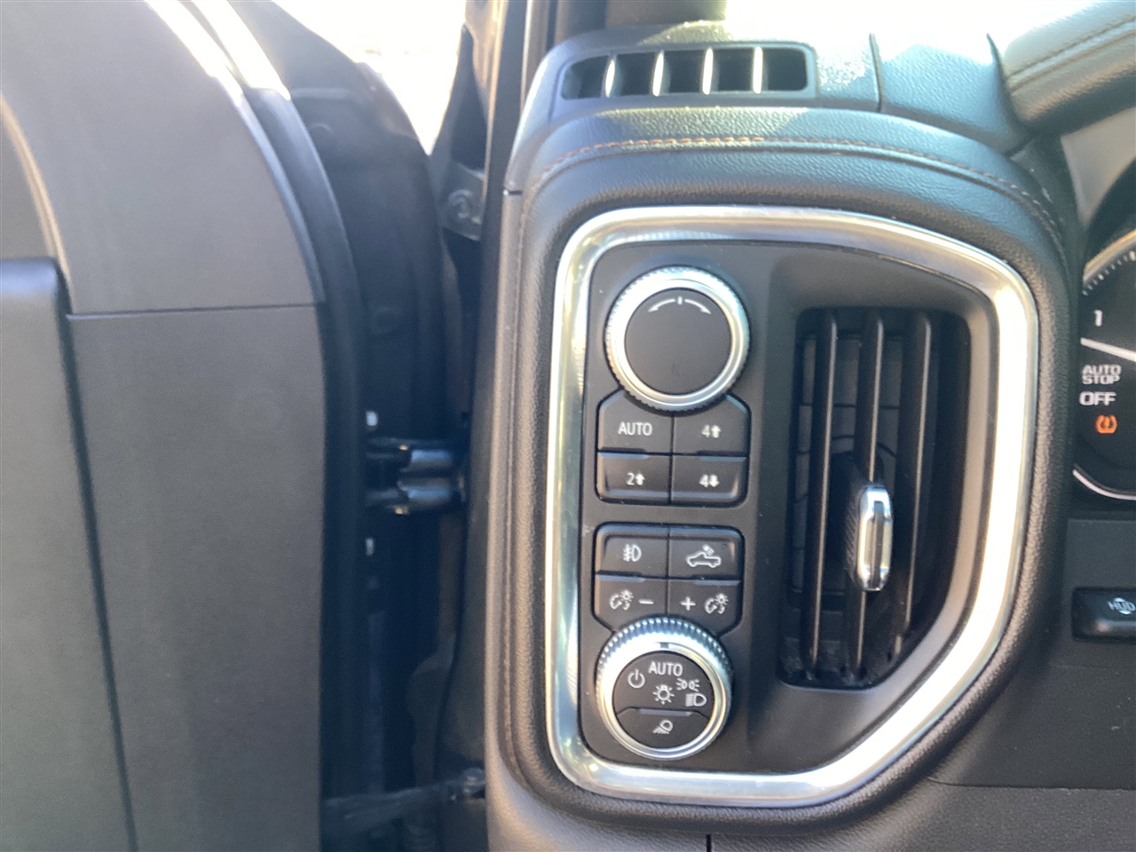 GMC Sierra 1500 4WD Crew Cab 147" AT4 2019