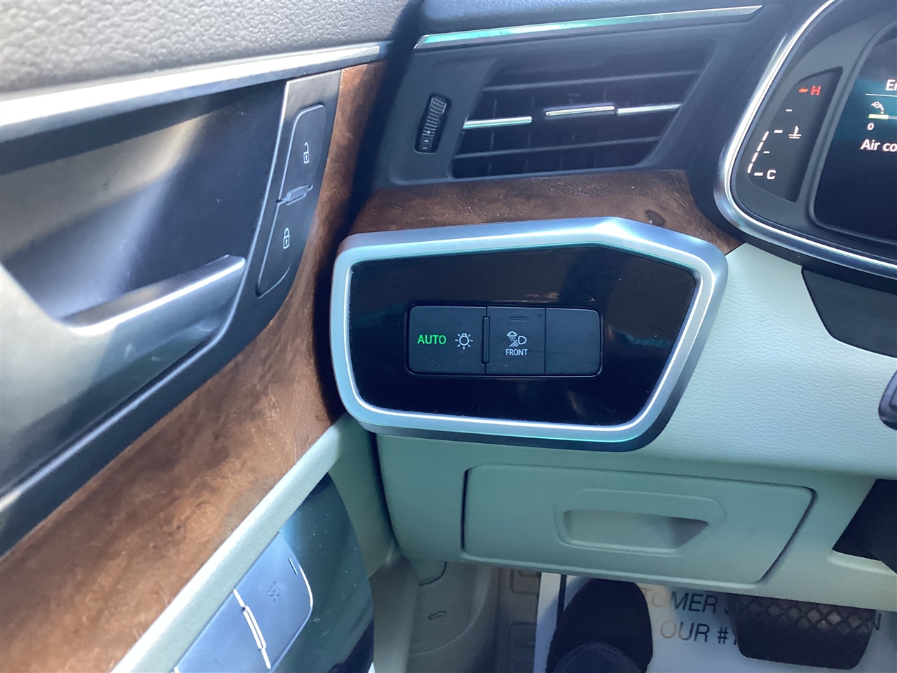 Audi A6 Sedan Premium 45 TFSI quattro 2023