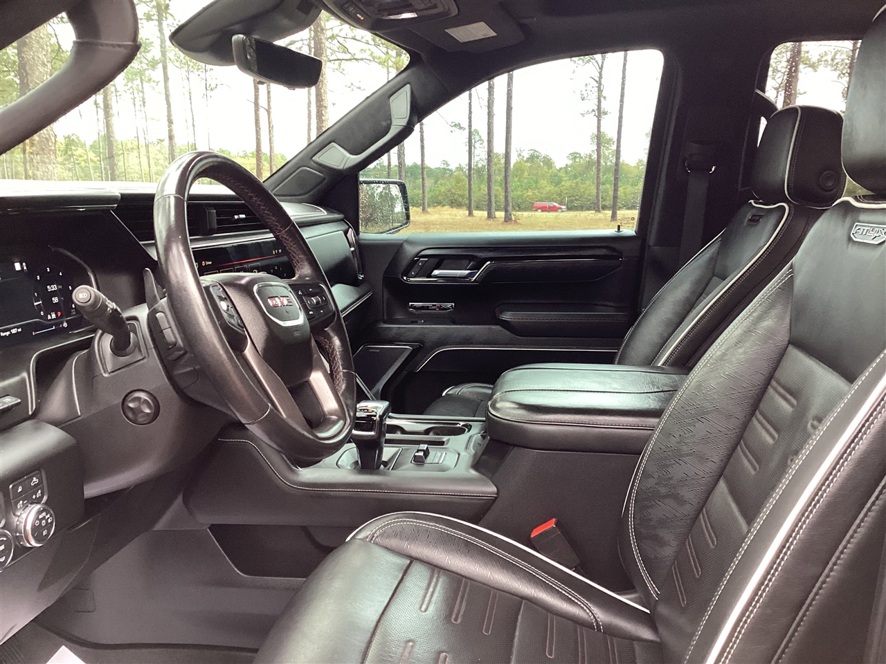 GMC Sierra 1500 4WD Crew Cab 147" AT4X 2023