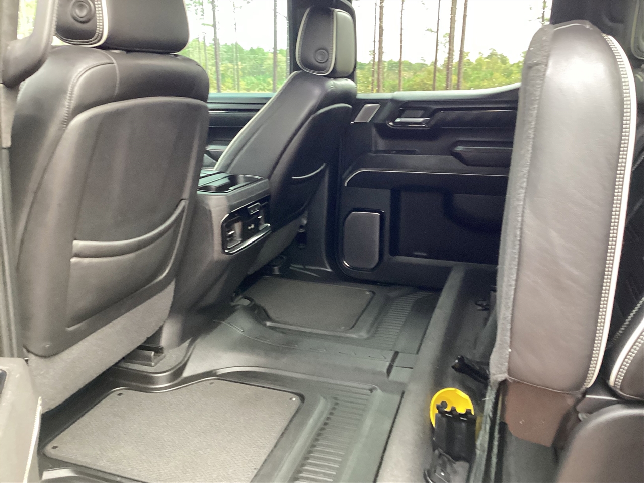 GMC Sierra 1500 4WD Crew Cab 147" AT4X 2023