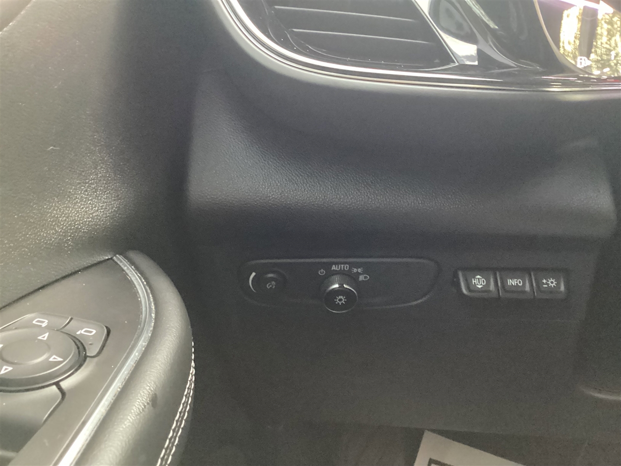 Buick Envision FWD 4dr Avenir 2023