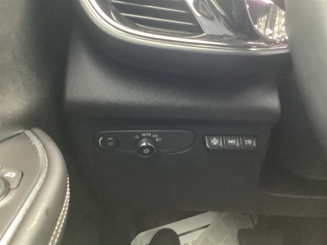 Buick Envision FWD 4dr Avenir 2023