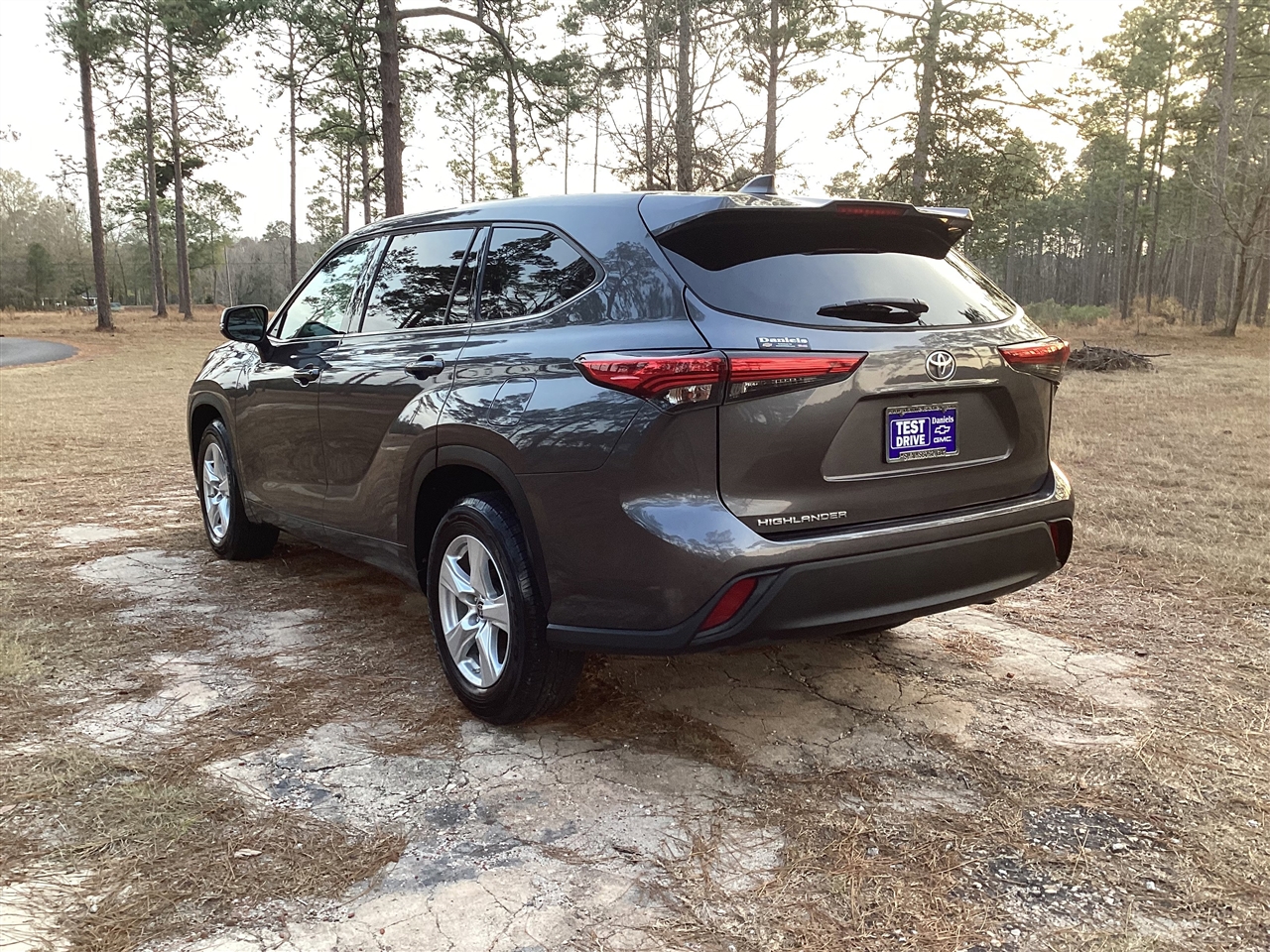 Toyota Highlander L FWD (Natl) 2022