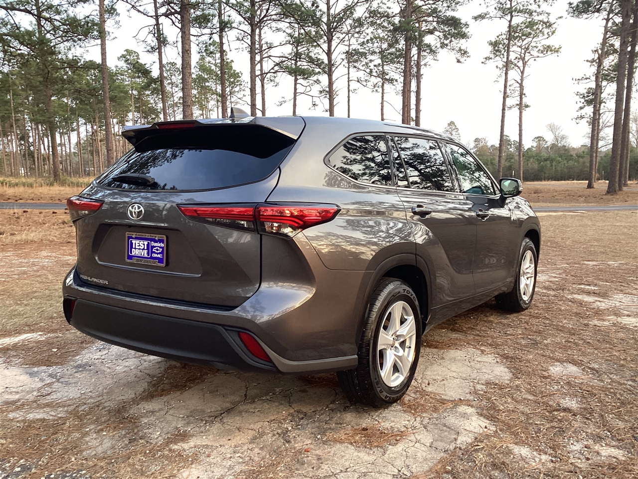 Toyota Highlander L FWD (Natl) 2022