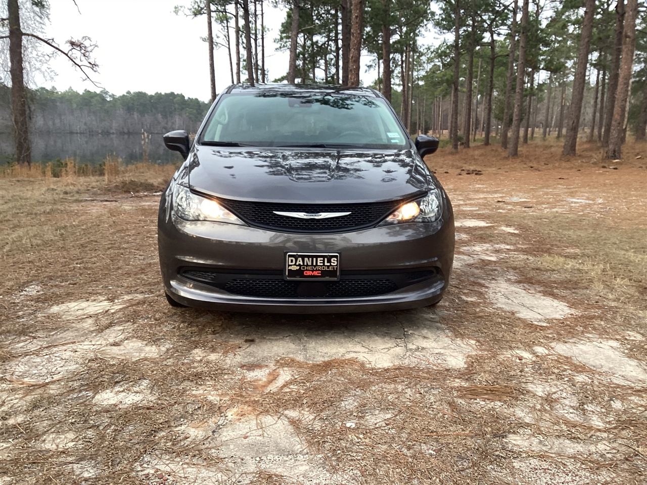 Chrysler Voyager LX FWD 2023