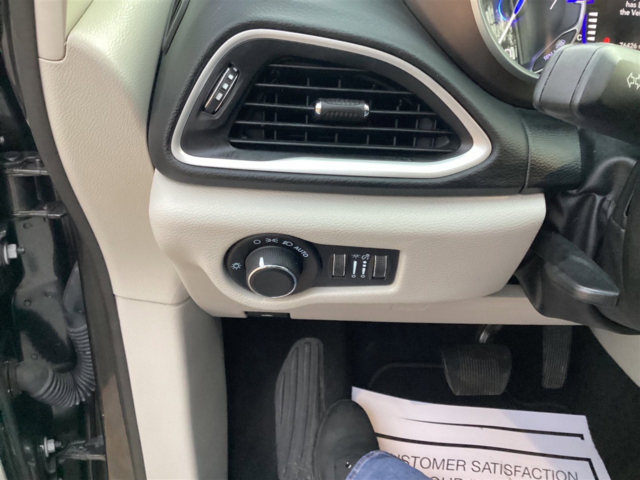 Chrysler Voyager LX FWD 2023