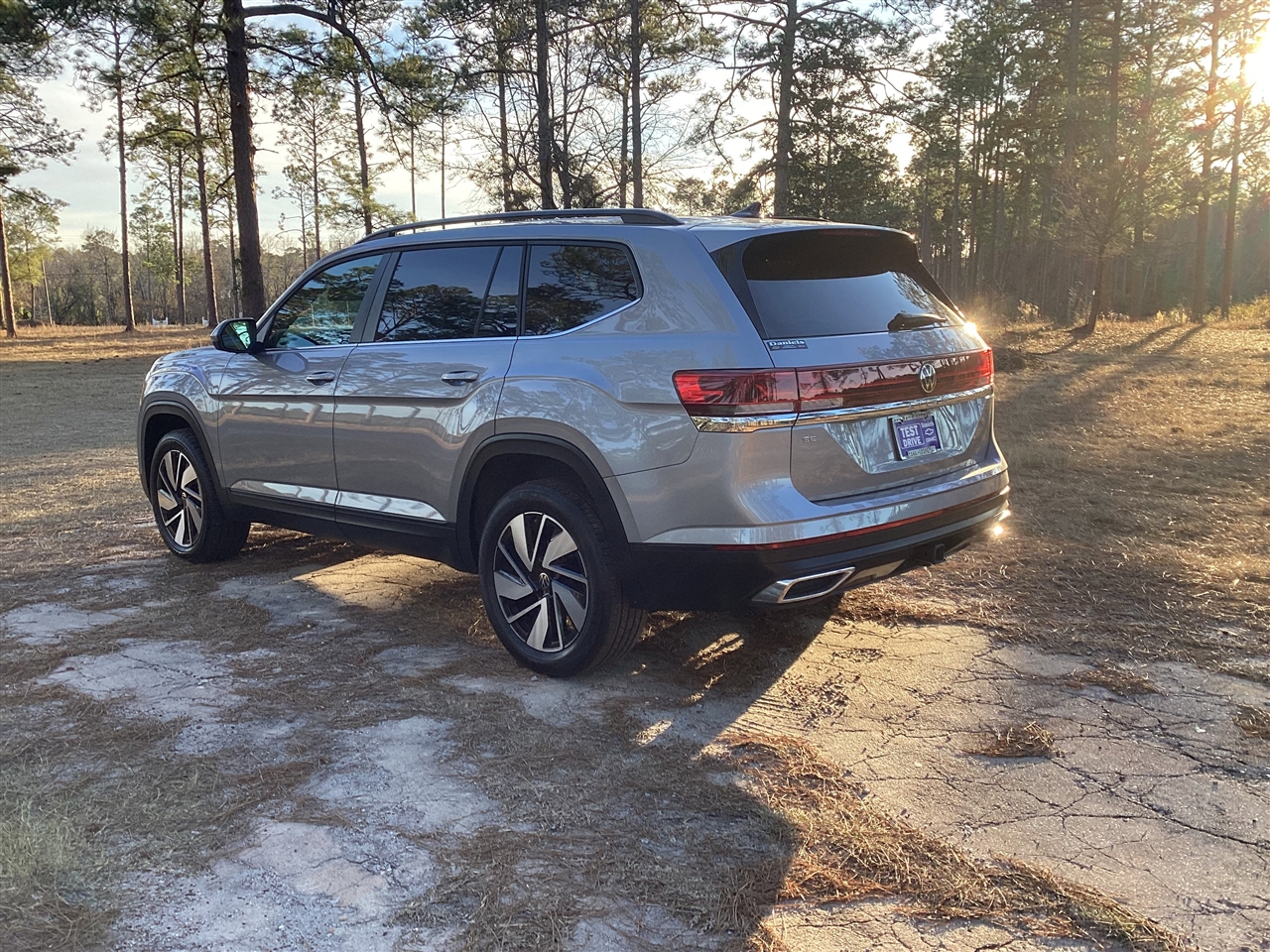 Volkswagen Atlas 2.0T SE w/Technology FWD 2024