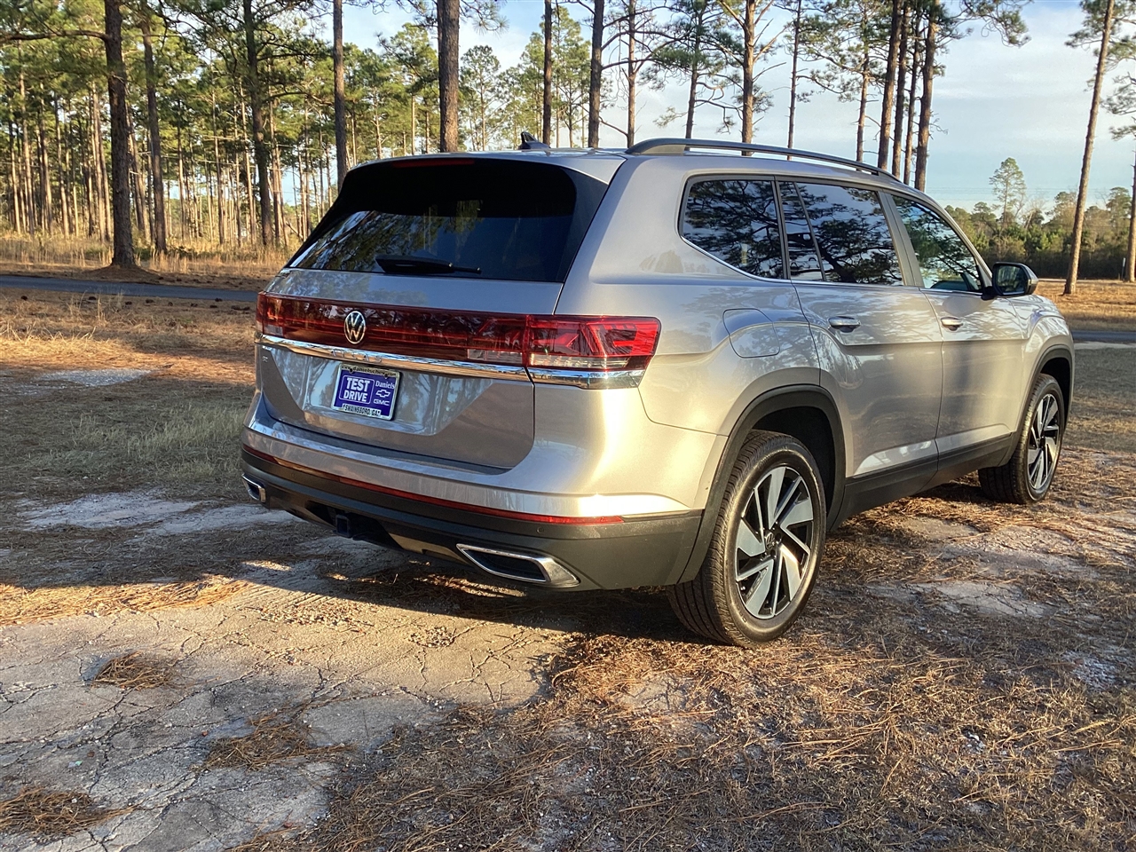 Volkswagen Atlas 2.0T SE w/Technology FWD 2024