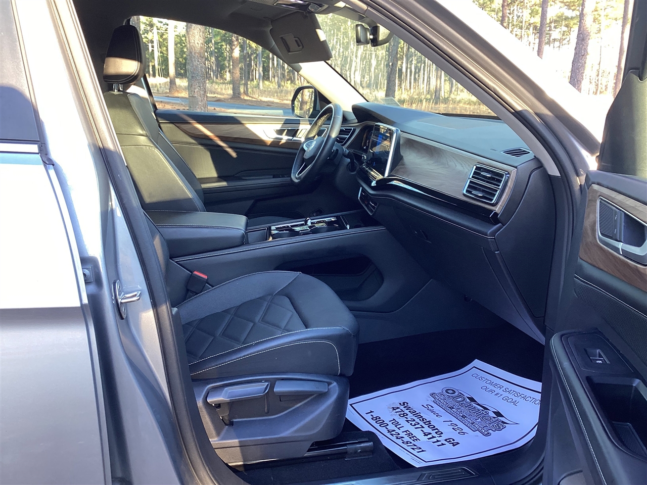 Volkswagen Atlas 2.0T SE w/Technology FWD 2024