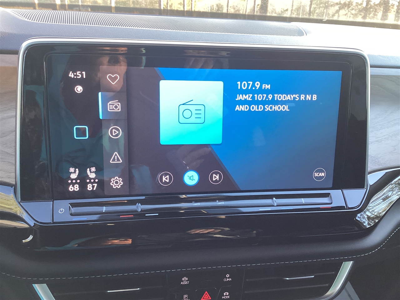 Volkswagen Atlas 2.0T SE w/Technology FWD 2024