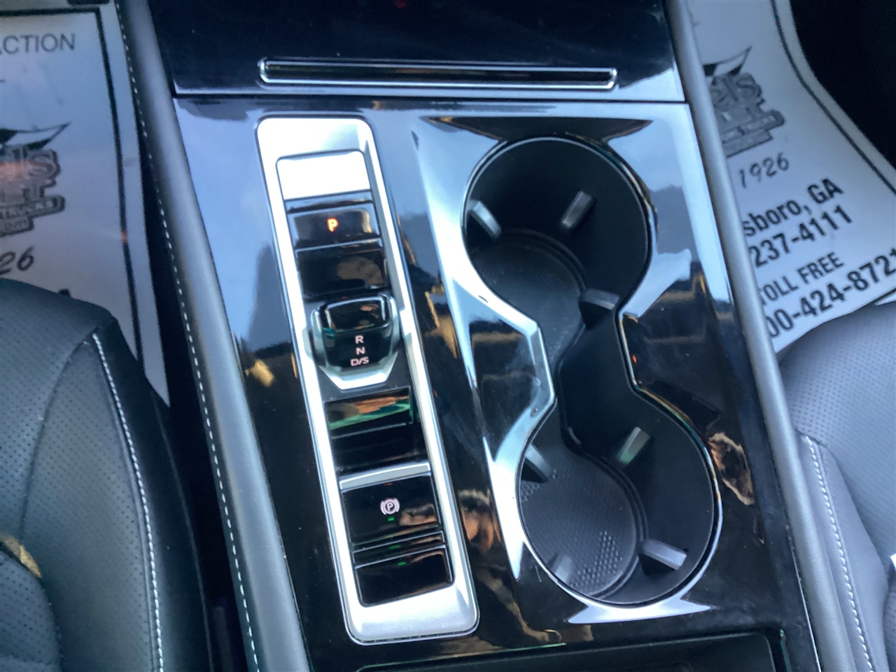 Volkswagen Atlas 2.0T SE w/Technology FWD 2024