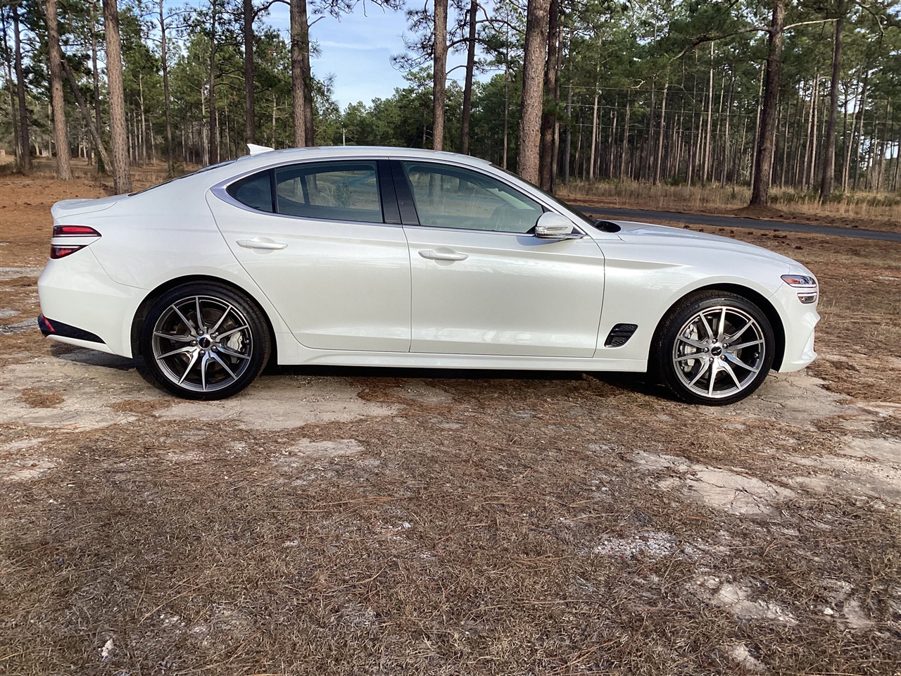 Genesis G70 2.5T RWD 2025