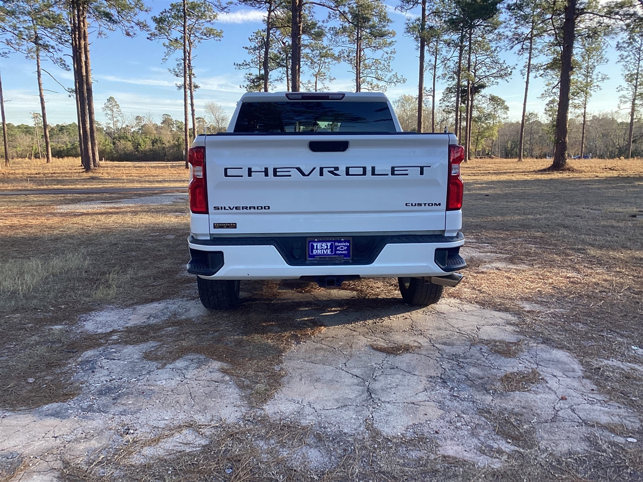 Chevrolet Silverado 1500 2WD Crew Cab 147" Custom 2020