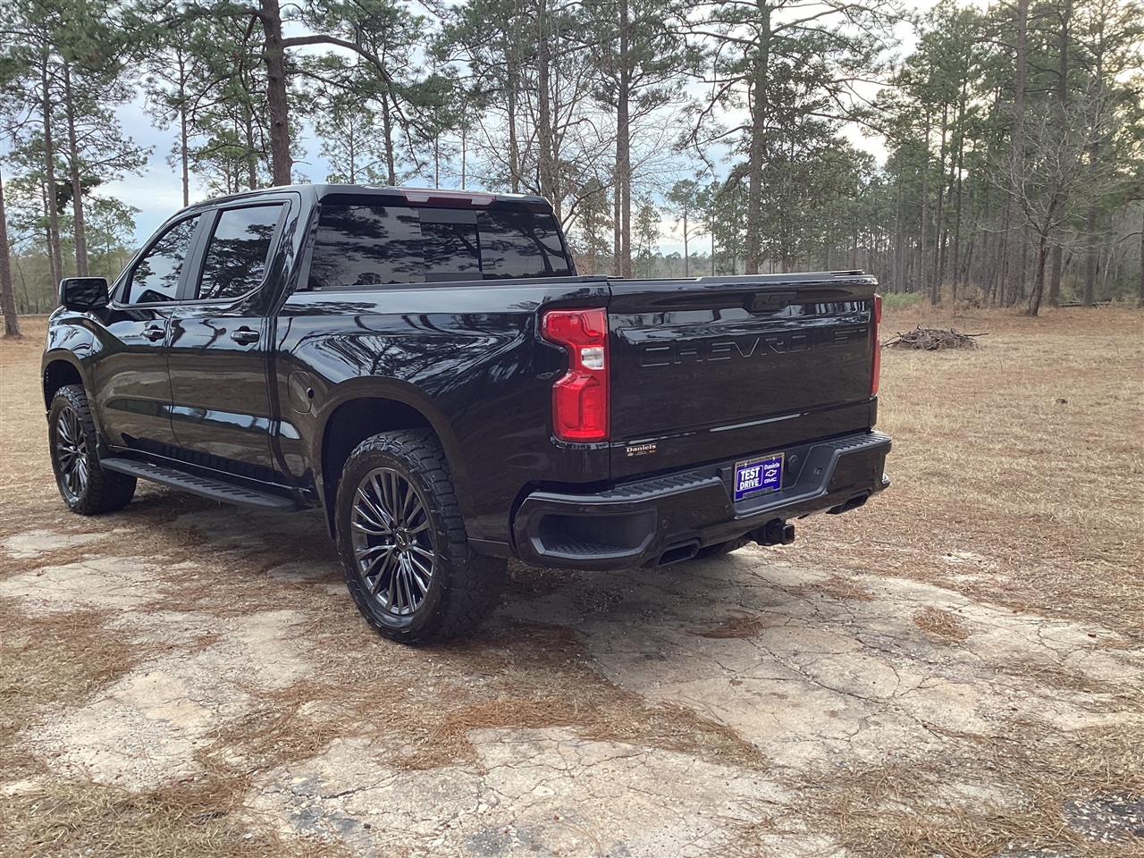 Chevrolet Silverado 1500 4WD Crew Cab 147" RST 2025