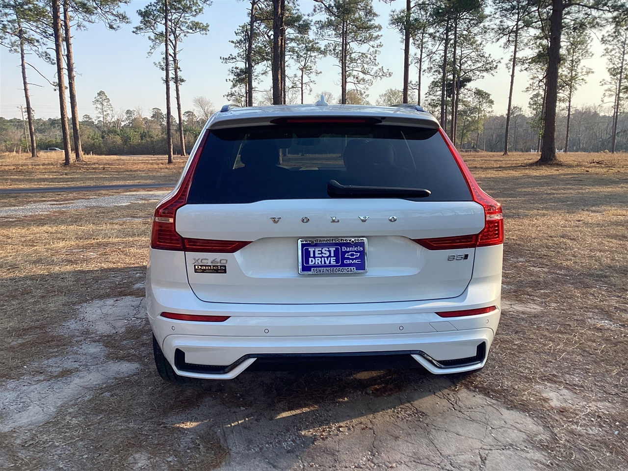 Volvo XC60 B5 AWD Plus Dark Theme 2024