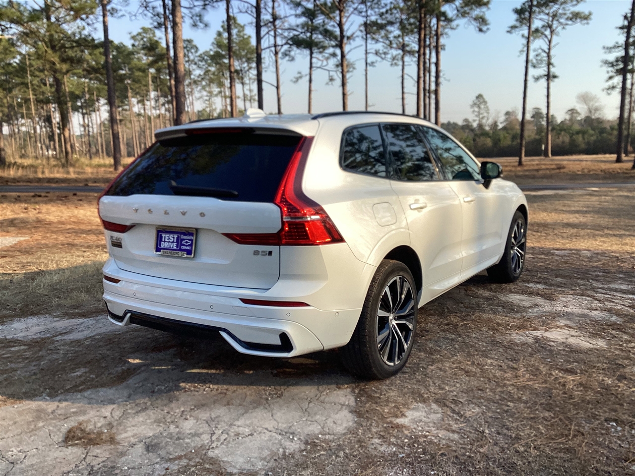 Volvo XC60 B5 AWD Plus Dark Theme 2024