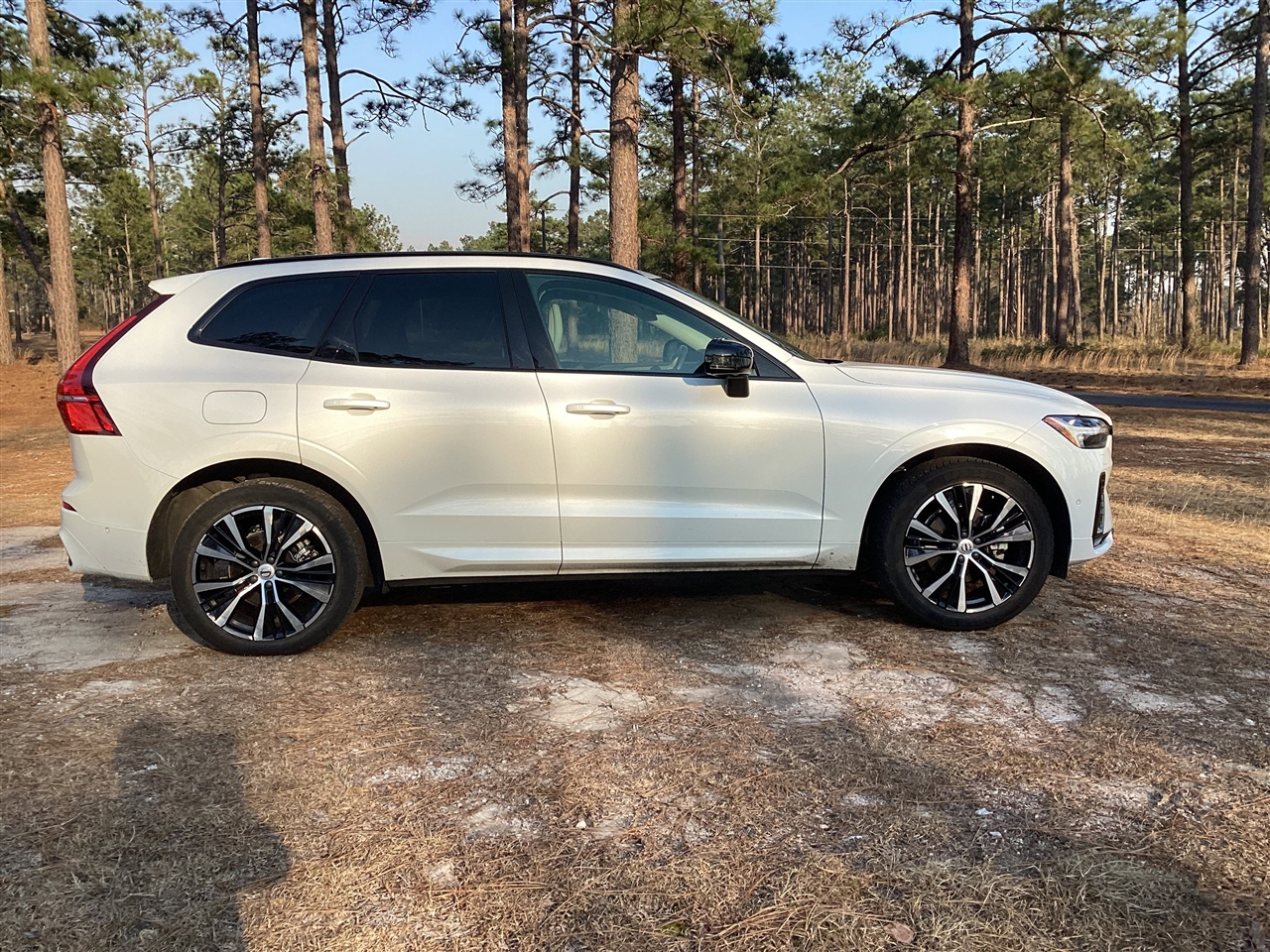 Volvo XC60 B5 AWD Plus Dark Theme 2024
