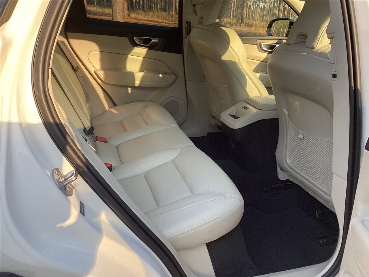 Volvo XC60 B5 AWD Plus Dark Theme 2024