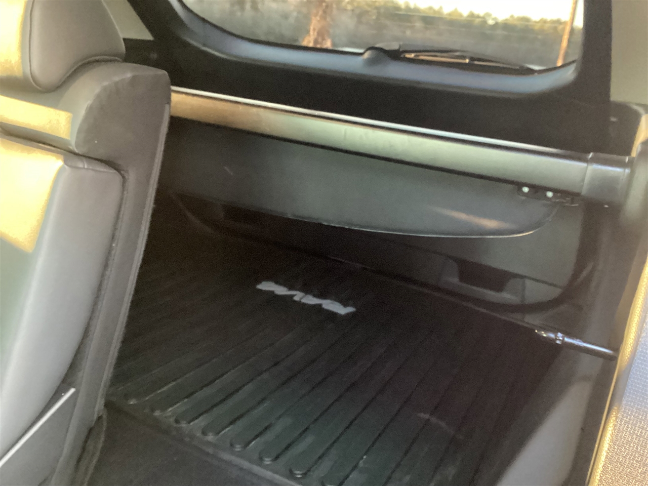 Toyota RAV4 XLE Premium FWD (Natl) 2025