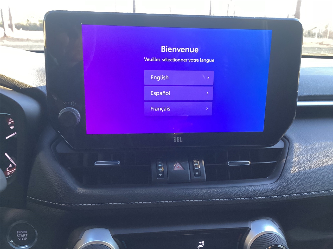 Toyota RAV4 XLE Premium FWD (Natl) 2025