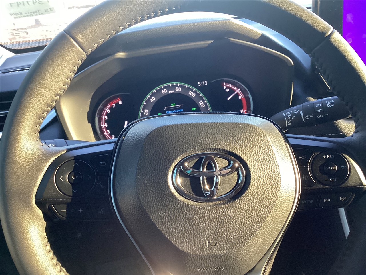 Toyota RAV4 XLE Premium FWD (Natl) 2025