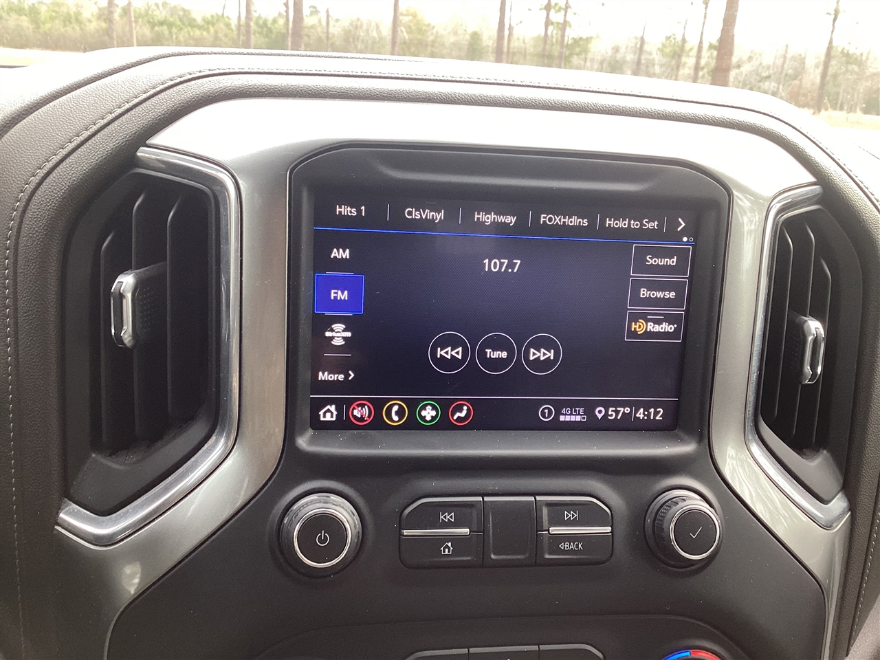 Chevrolet Silverado 1500 4WD Crew Cab 147" LT 2020