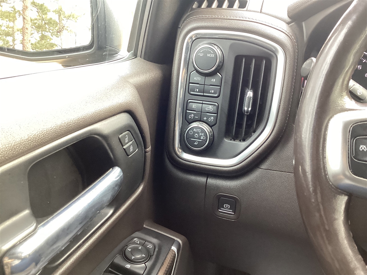 Chevrolet Silverado 1500 4WD Crew Cab 147" LT 2020