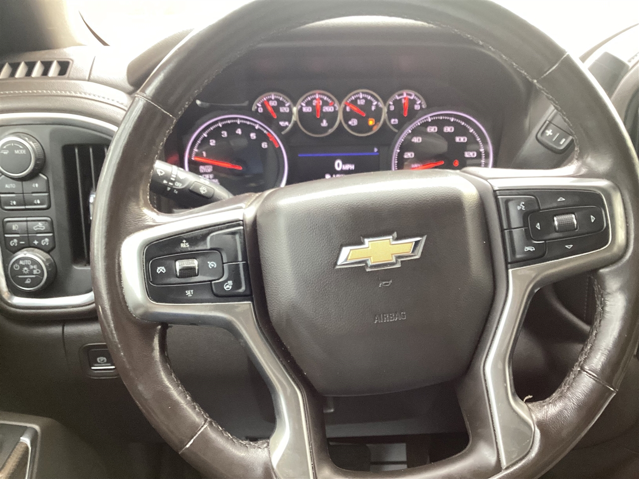 Chevrolet Silverado 1500 4WD Crew Cab 147" LT 2020