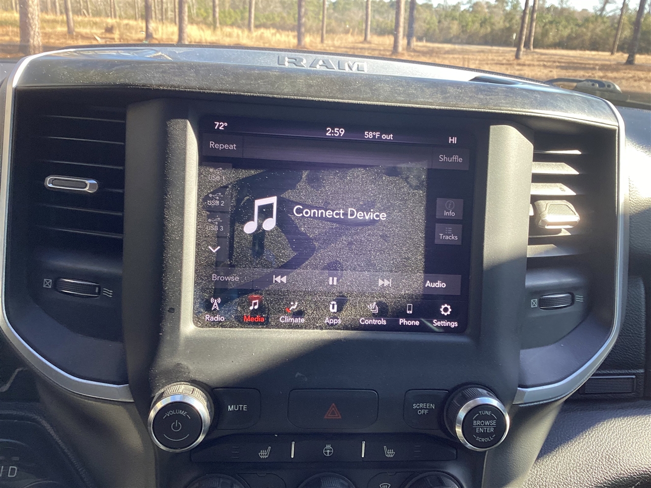 RAM 1500 Big Horn 4x2 Crew Cab 5'7" Box 2020