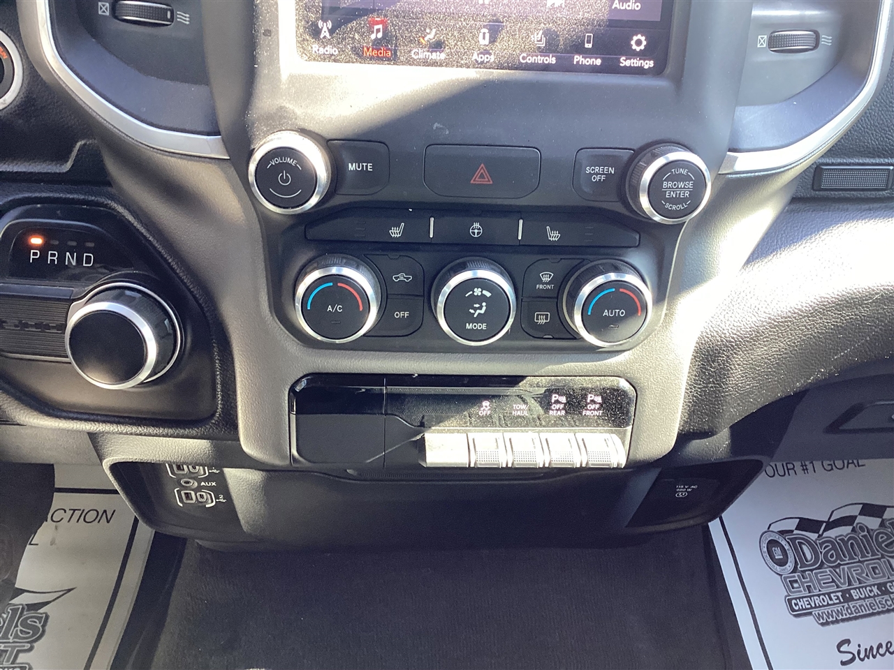 RAM 1500 Big Horn 4x2 Crew Cab 5'7" Box 2020