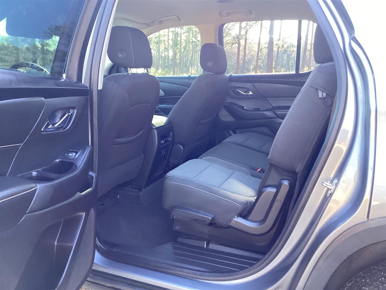 Chevrolet Traverse FWD 4dr LS w/1LS 2021