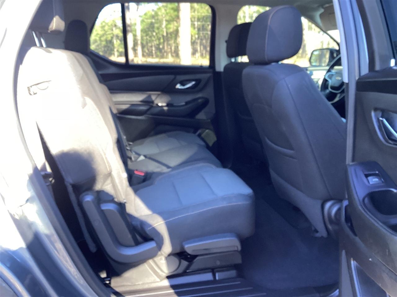 Chevrolet Traverse FWD 4dr LS w/1LS 2021