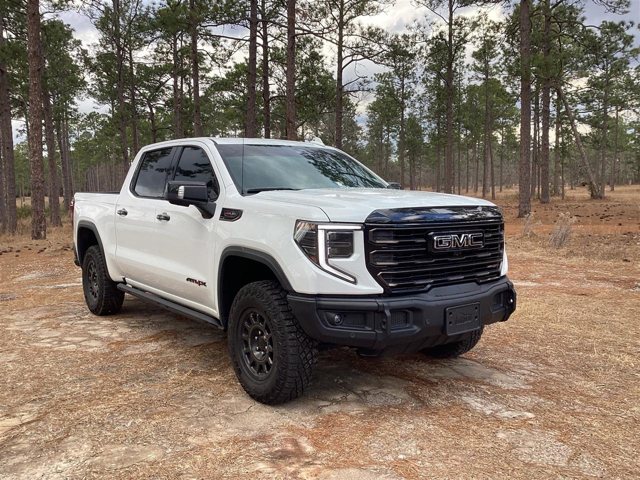 GMC Sierra 1500 4WD Crew Cab 147" AT4X 2024