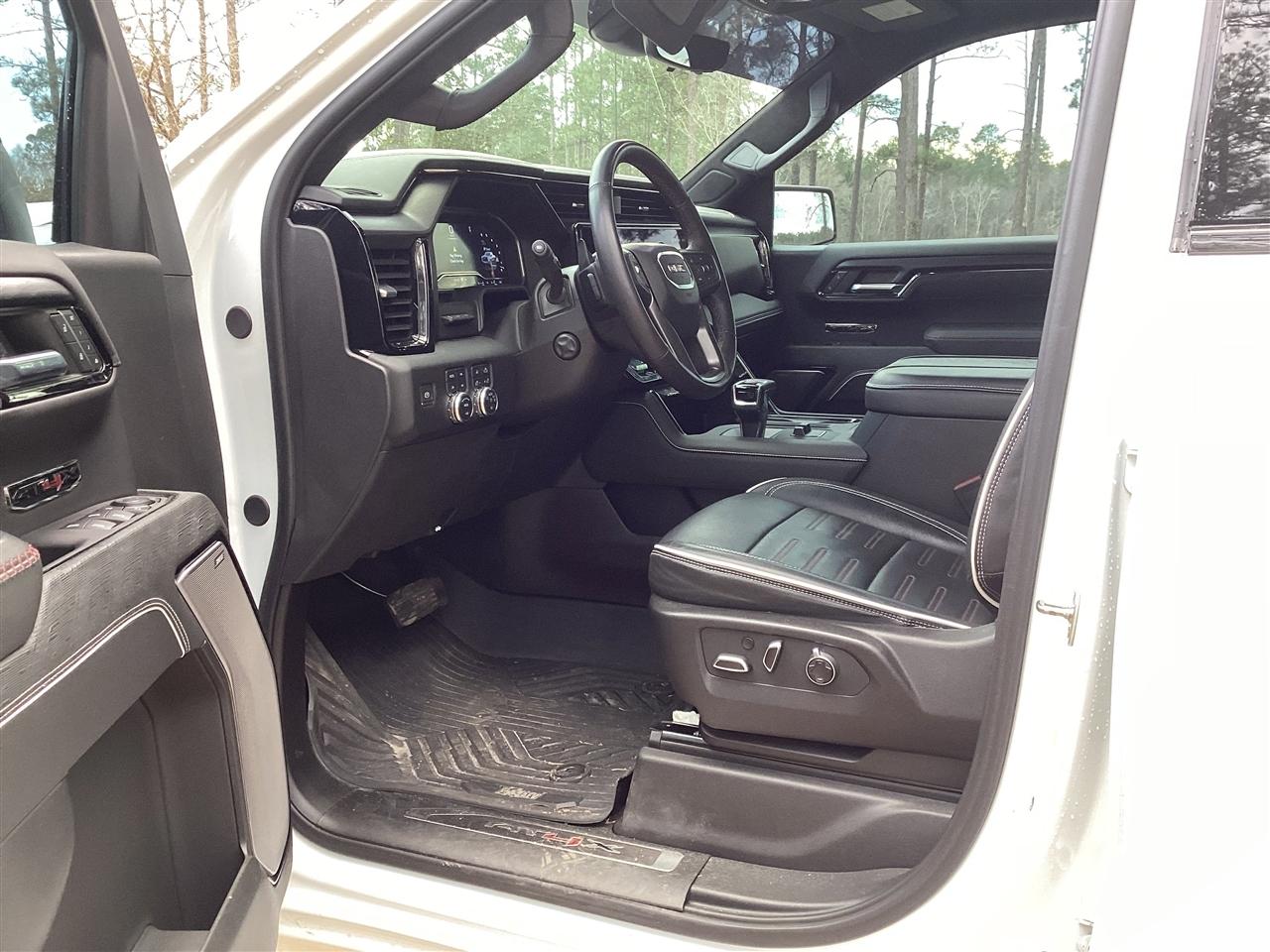 GMC Sierra 1500 4WD Crew Cab 147" AT4X 2024