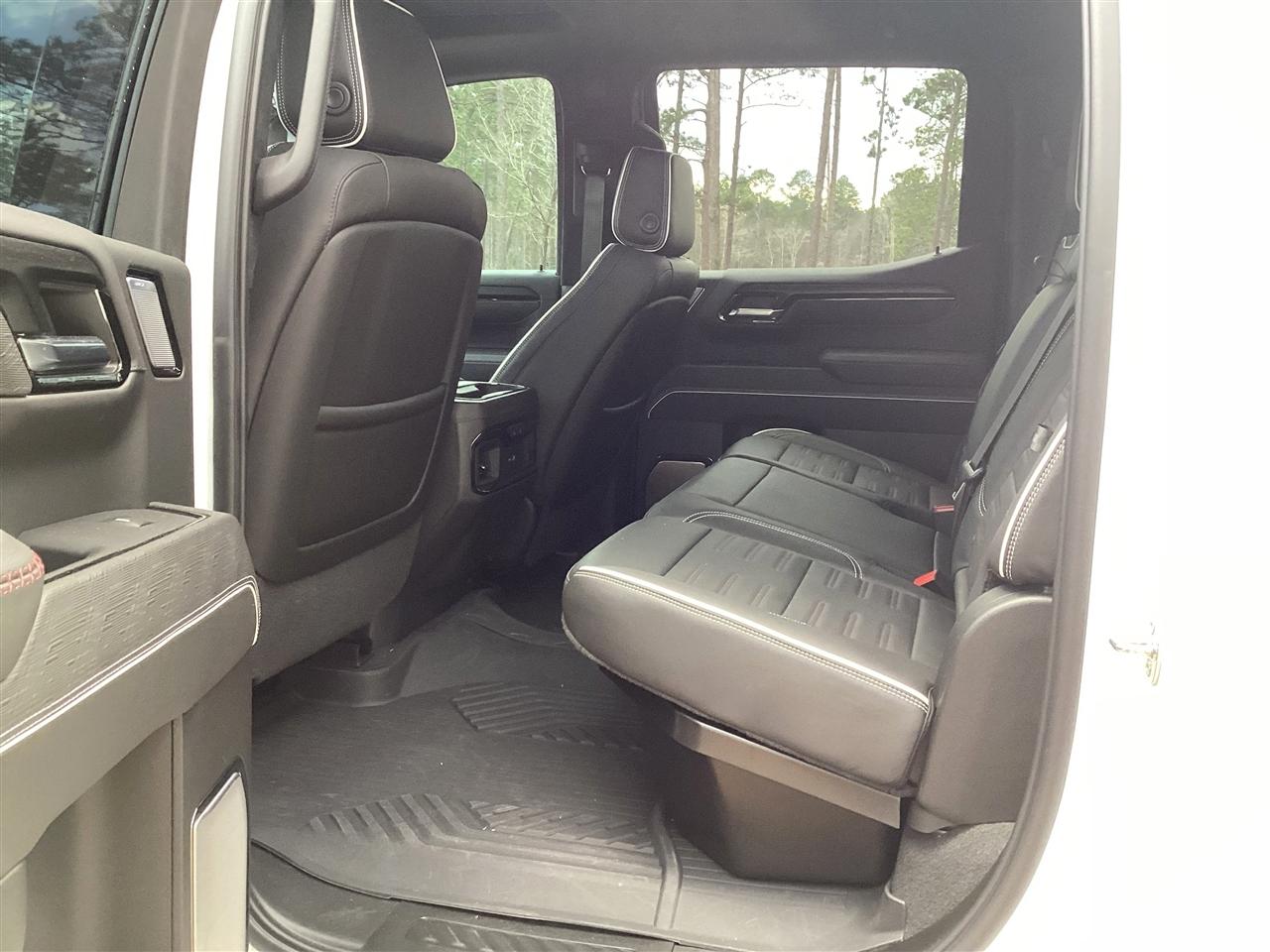 GMC Sierra 1500 4WD Crew Cab 147" AT4X 2024