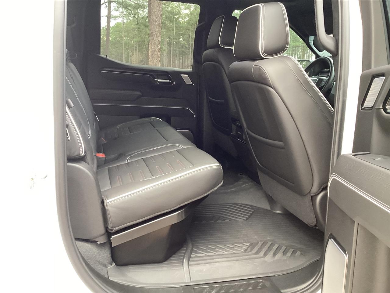 GMC Sierra 1500 4WD Crew Cab 147" AT4X 2024