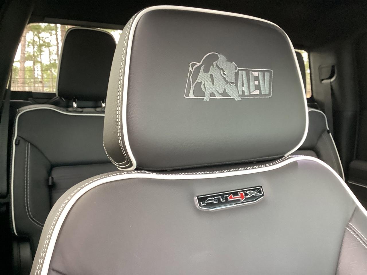 GMC Sierra 1500 4WD Crew Cab 147" AT4X 2024