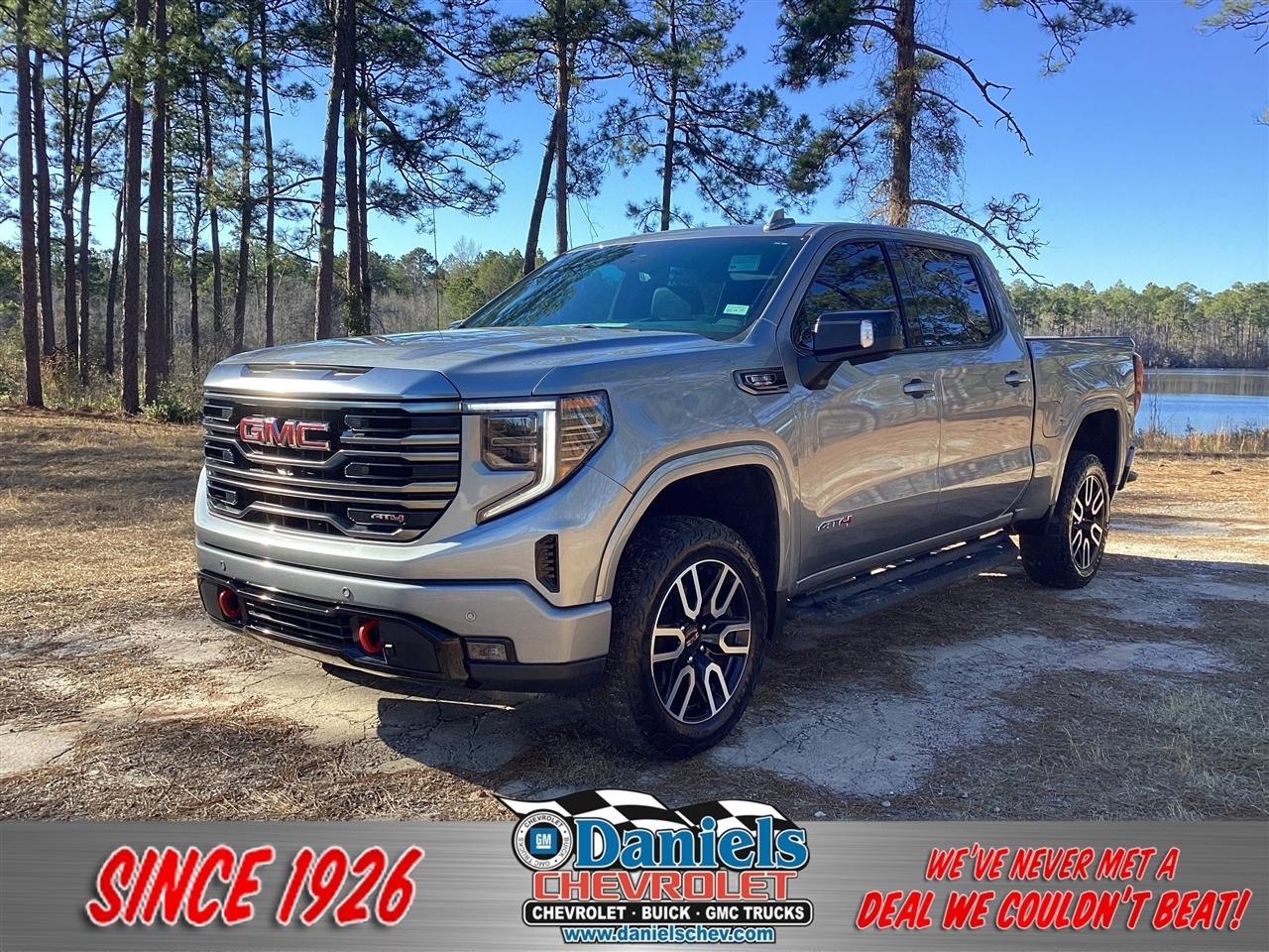 2024 GMC Sierra 1500 4WD Crew Cab 147" AT4